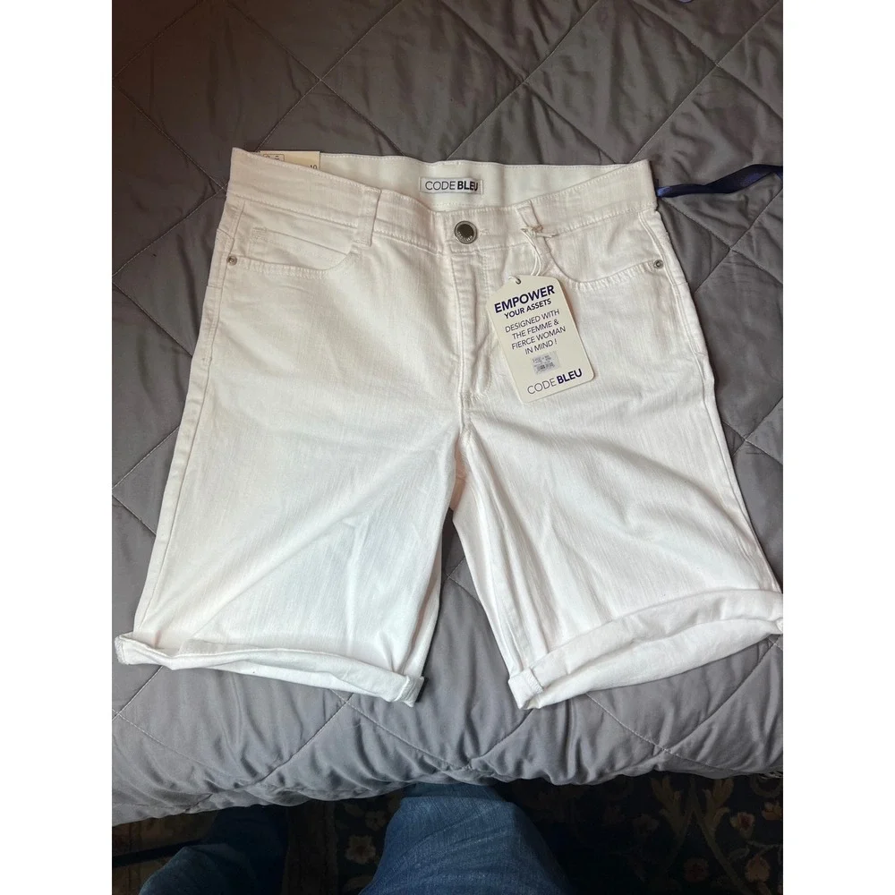 Code Bleu Womens Body Sculpt Bermuda Shorts White Denim Cuffed‎ Size 10 NEW